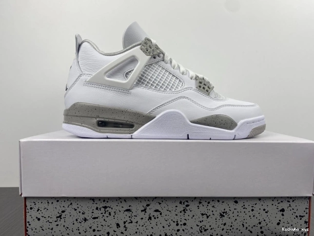 CT8527-100 Retro (2021) Oreo White Jordan 4 0810